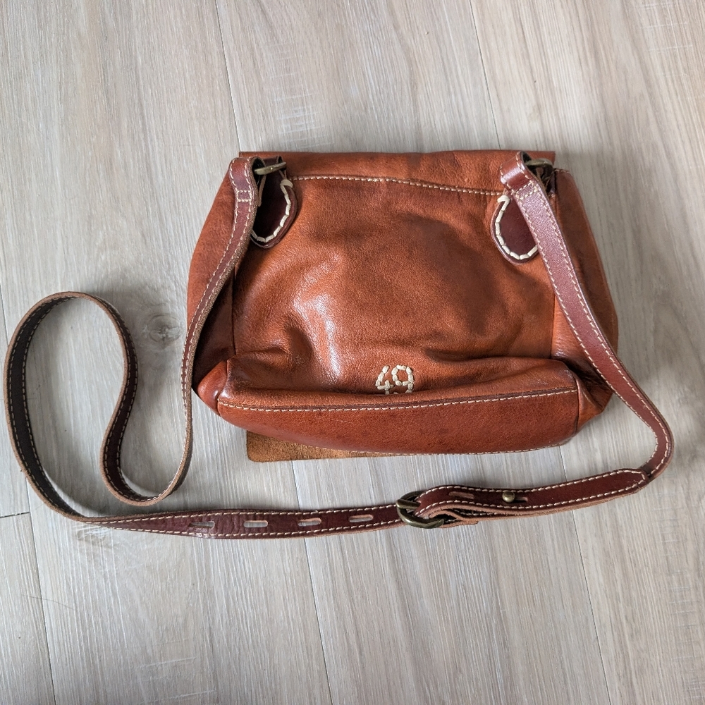 49 Square Miles Leather Crossbody Bag - Picture 2 of 5